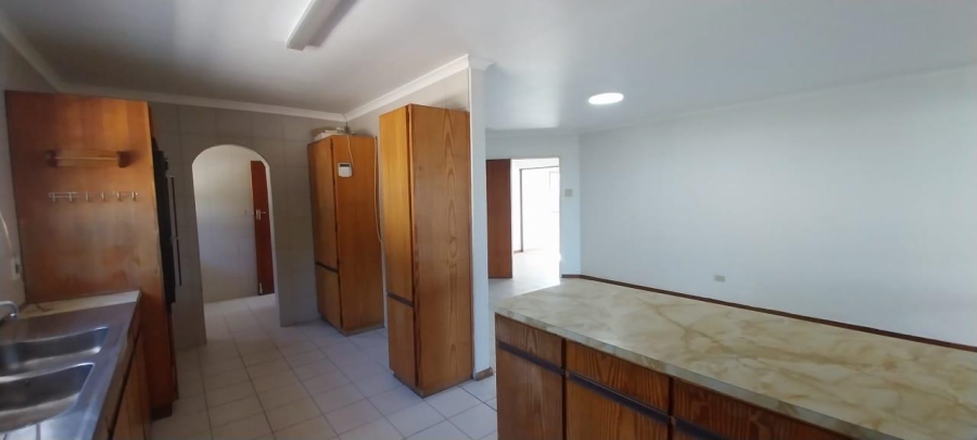 3 Bedroom Property for Sale in Loevenstein Western Cape